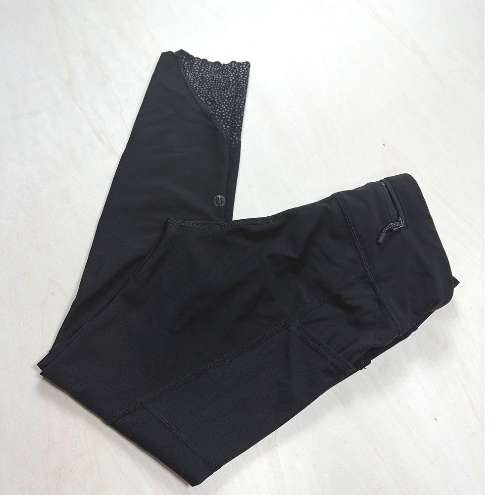 Lululemon Speed Up Tight Black Scalloped Hem Reflective Leggings Size4 24"Inseam
